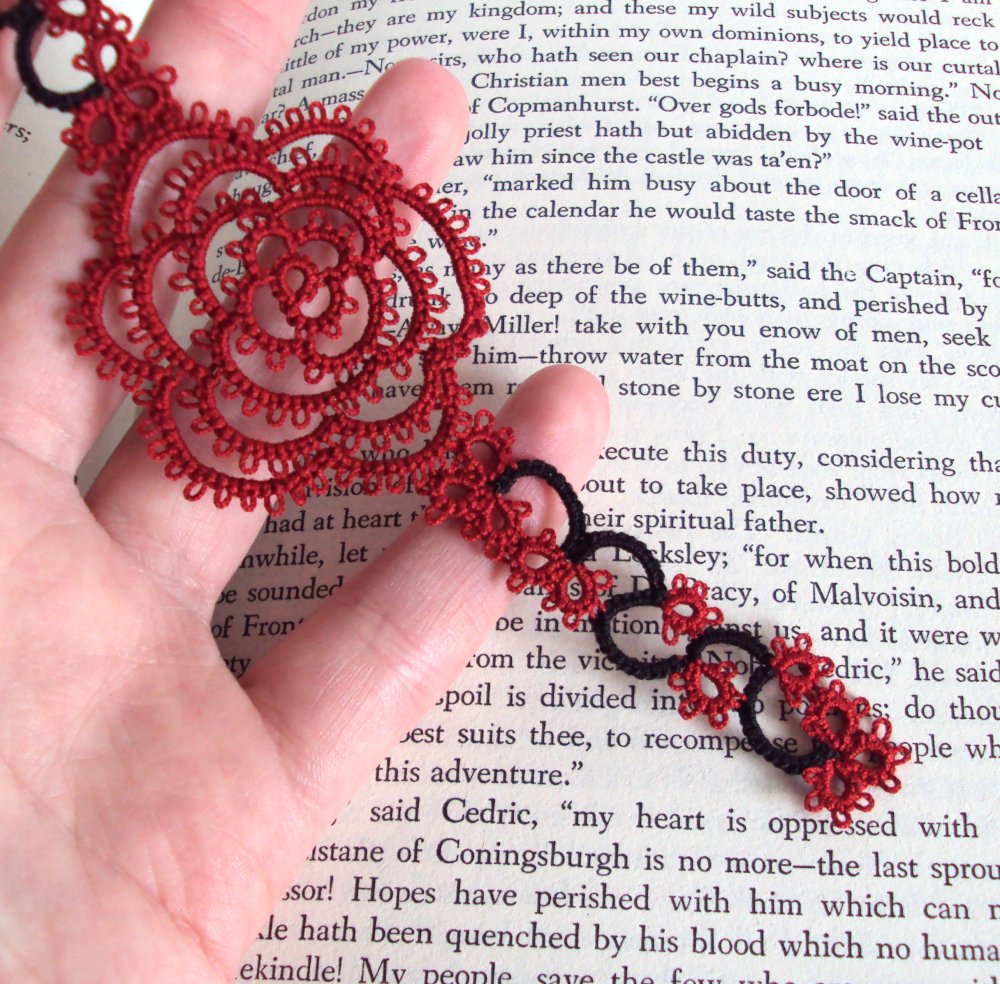 Gothic Bookmark In Tatting on Luulla